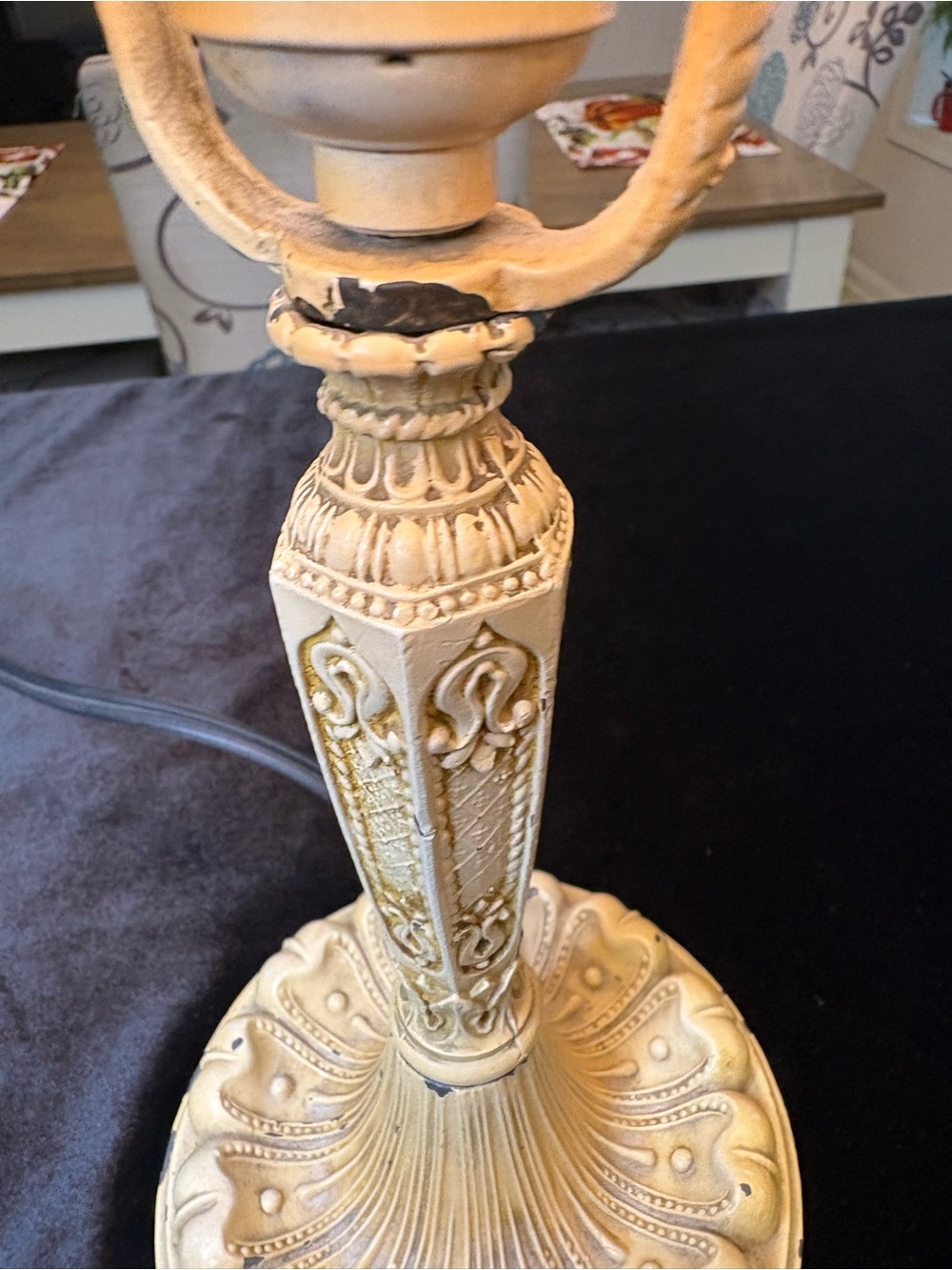 Antique Cast Metal Boudoir Lamp Decorative Bird Relief / Similar Lamps Made 1920 - Picture 5 of 16